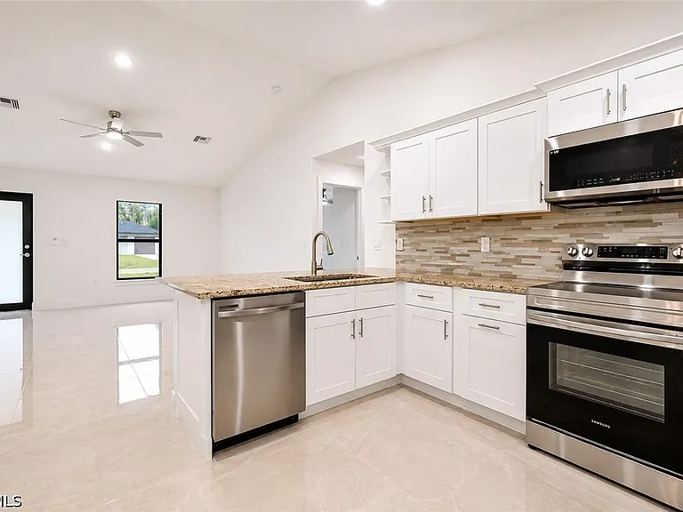 640 Lydia St — Photo 3
