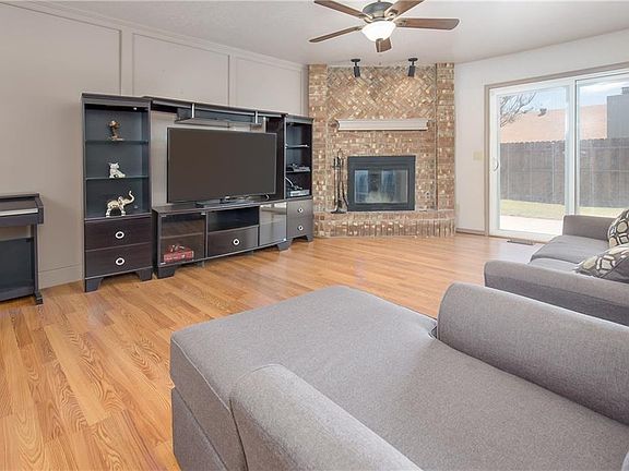 3rd image of 3816 Southwind Ave