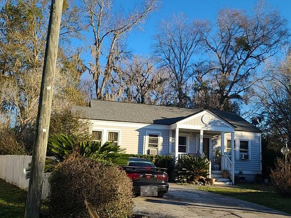 3rd image of 11 McLaughlin Ct