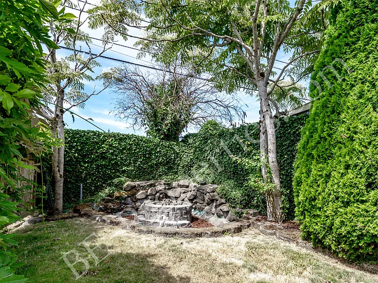 1840 N Shirley St — Photo 33