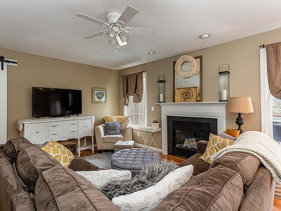5th image of 168 Shenandale Dr