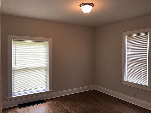 4th image of 402 Hazelwood Dr