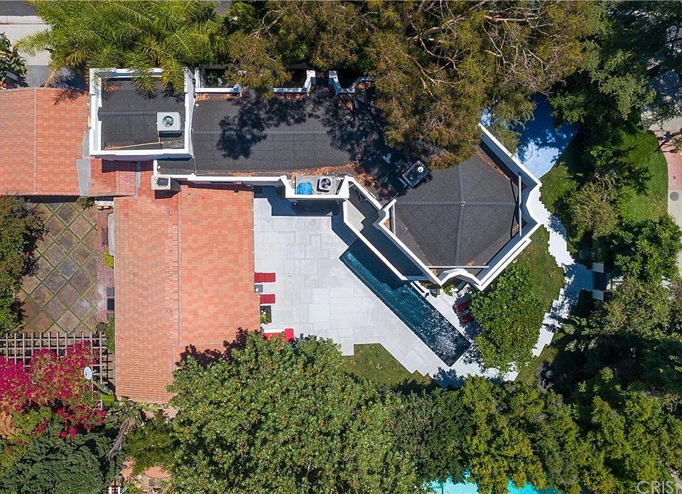 1st image of 13307 Chandler Blvd