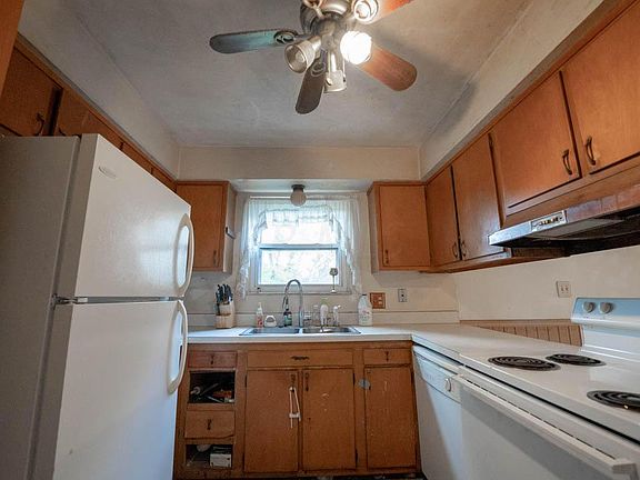 3rd image of 920 Hunt Valley Dr