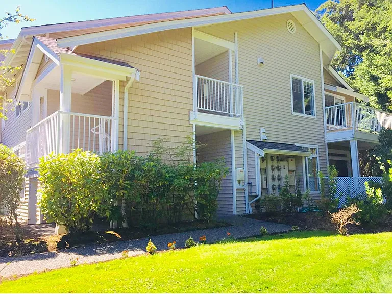 5400 Harbour Pointe Blvd #C204 — Photo 1