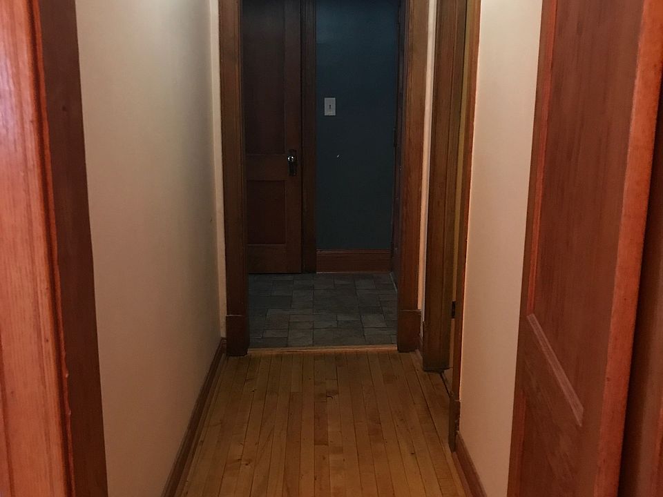 1st image of 723 N Western Ave