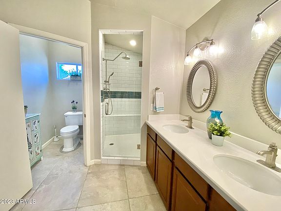 5th image of 8022 W PARADISE Drive