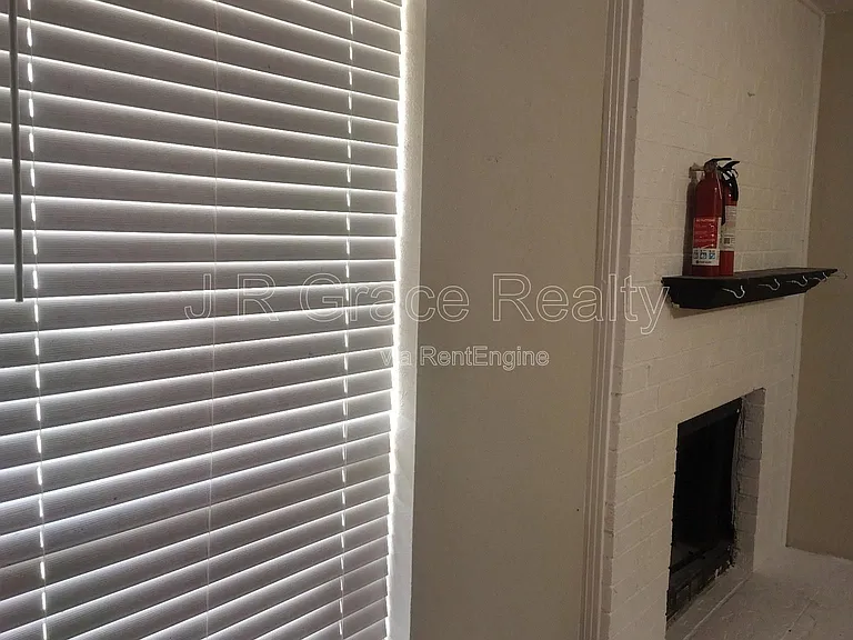 5947 Shadydell Dr — Photo 14