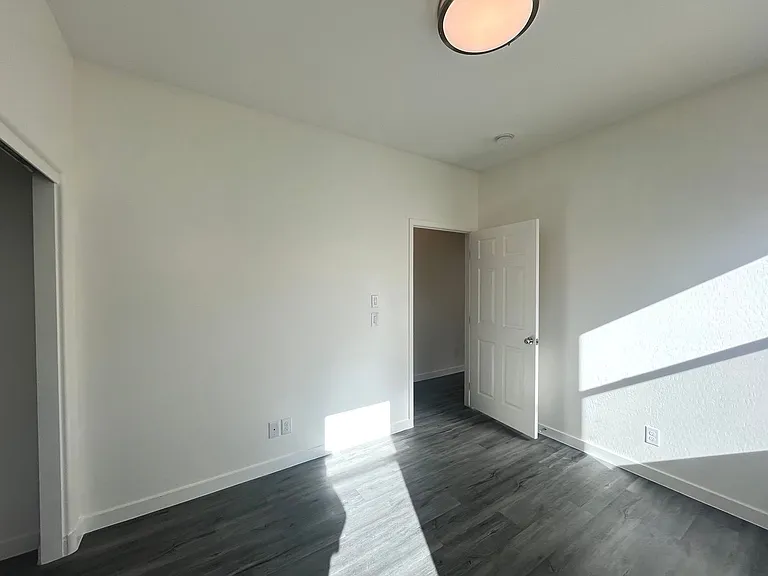 1533 Franklin Ln — Photo 42
