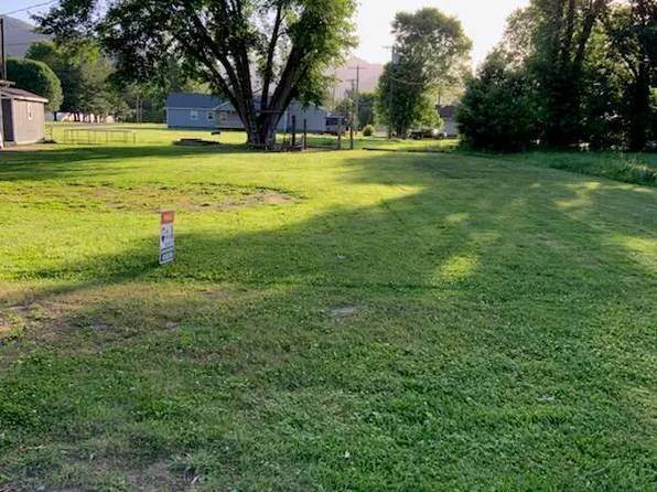 S 29th St, Middlesboro, KY 40965