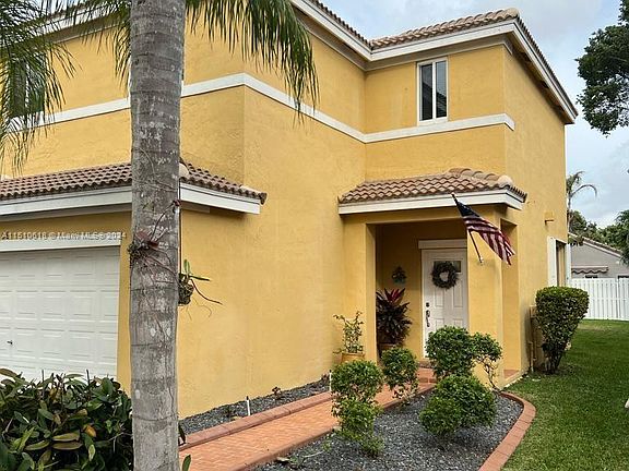 3rd image of 1608 Salerno Cir