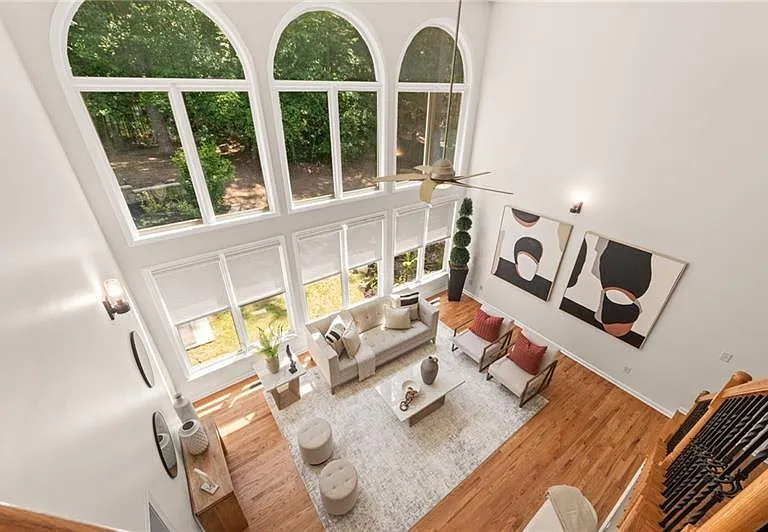 1235 Longpointe Pass — Photo 2