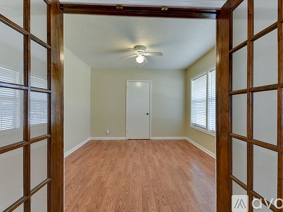 5th image of 427 N Meadowlane Dr #1