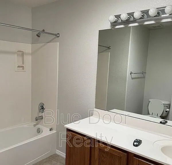 1813 Cortina Loop SE — Photo 19
