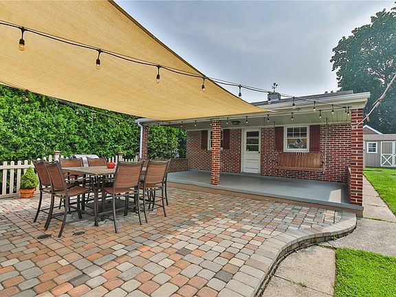 5th image of 1619 Burkhardt St