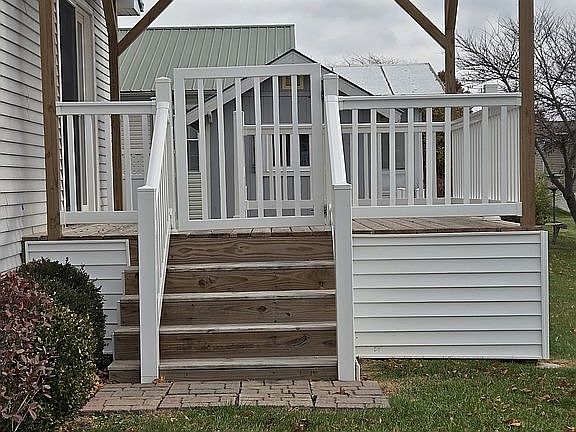 Access  to rear deck