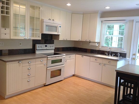 3rd image of 206 Lakewood Cir