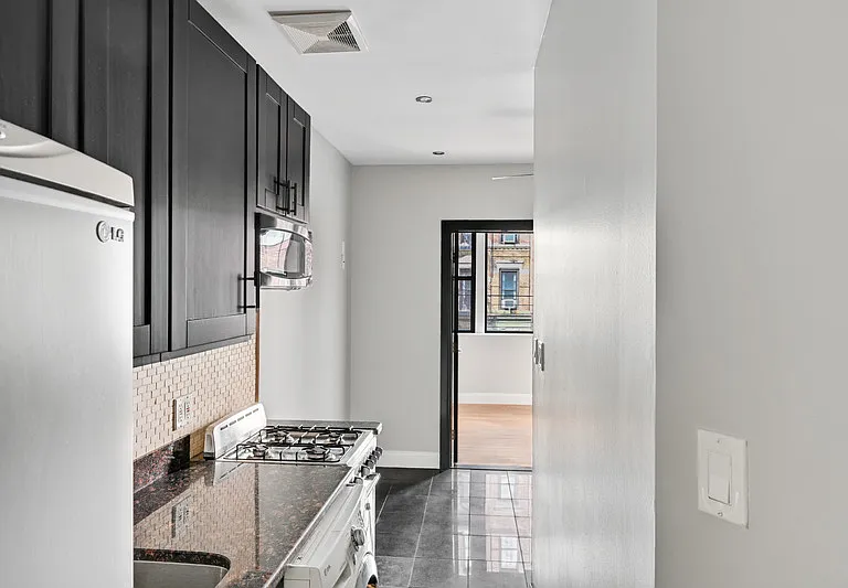 518 E 88th St #2B — Photo 3