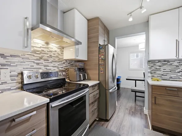 10153 117th St NW #110, Edmonton, AB T5K 1X5