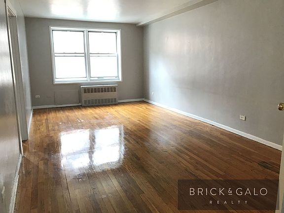 5th image of 75 Hawthorne St APT 2L