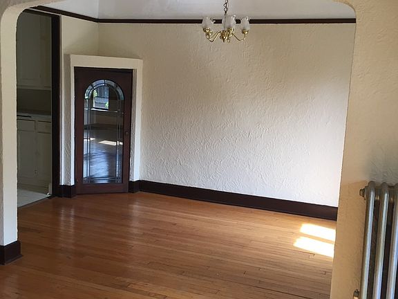 5th image of 3229 N Oakland Ave #61