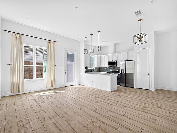 5th image of 4508 Old Yale St #D