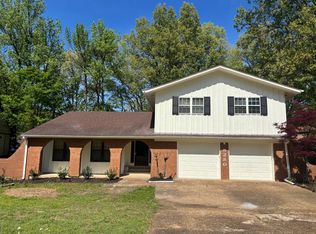 8280 Chippingham Dr, Cordova, TN 38016
