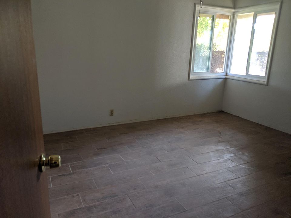 2nd image of 29636 Avenue 7