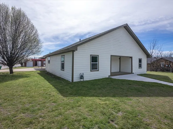 1117 N Mason St, Bowie, TX 76230