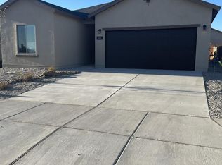 163 Prism Ave SW, Rio Rancho, NM 87124