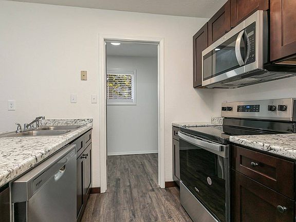 2 bedroom, 1 bathrom