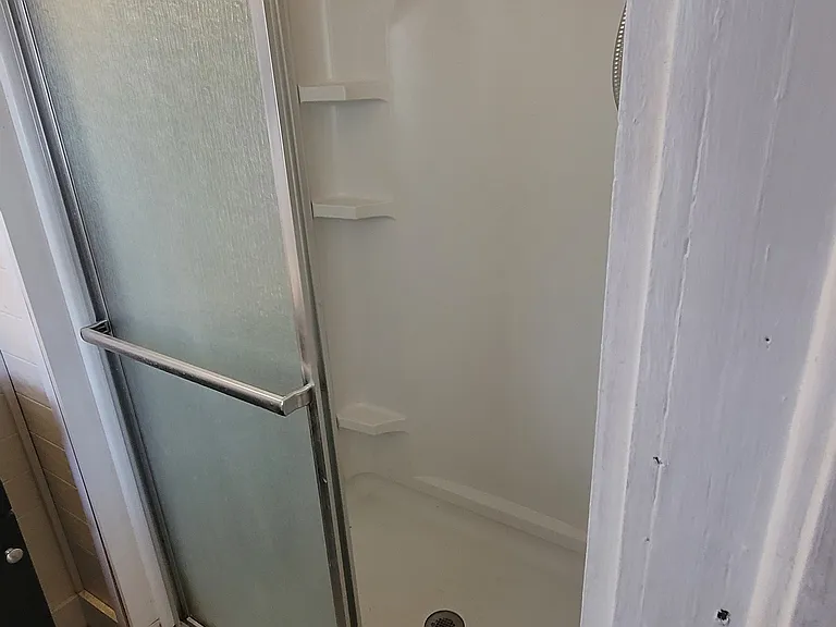 419 Thompson St #B — Photo 6