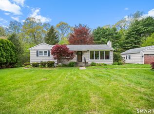 846 Vauxhall St Extension, Waterford, CT 06375