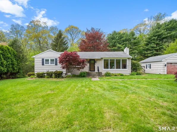 846 Vauxhall St Extension, Waterford, CT 06375