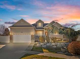 8332 S Saddle Oaks Ct, West Jordan, UT 84081