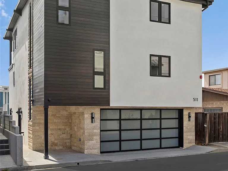 511 Bayview Dr — Photo 24