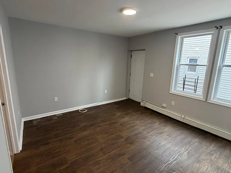 313 Court St #1R — Photo 4