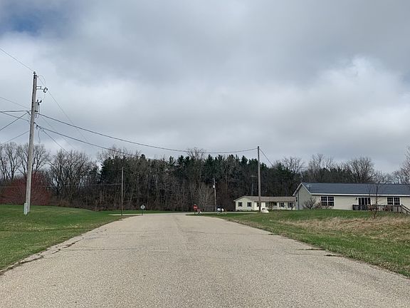 4th image of 8778 Tiffany Ct