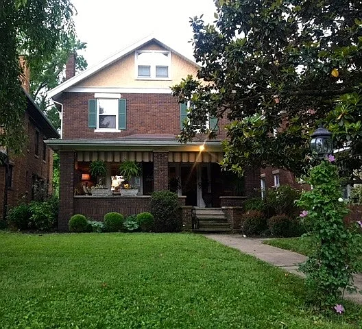 219 11th Ave photo 1