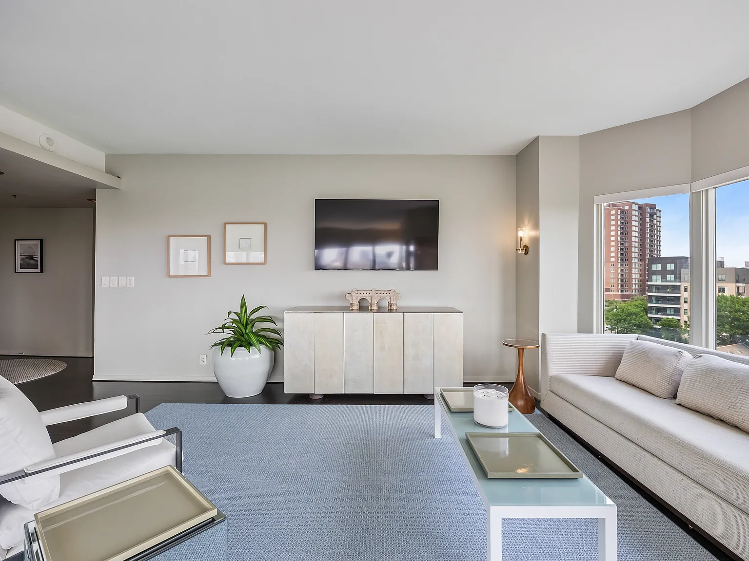 2 bed, 1971 sqft, $6,800 — Photo 4