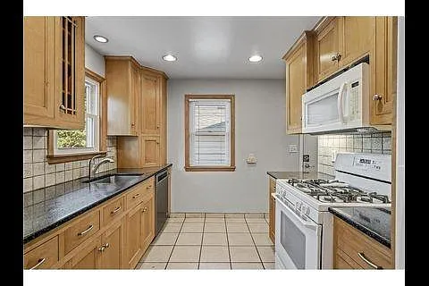 319 Annapolis St W — Photo 2