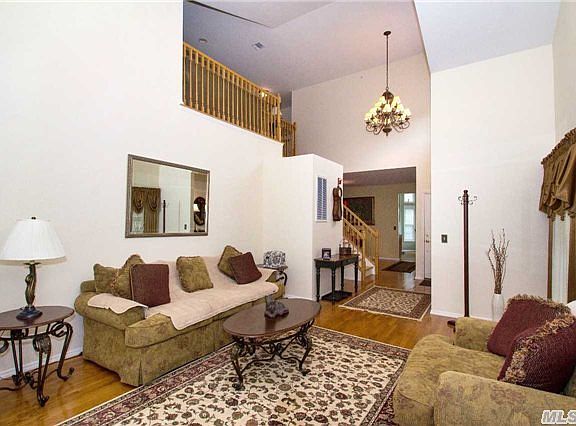 2nd image of 220 Kettles Ln
