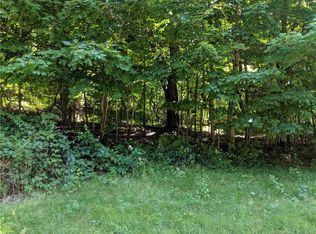 3 Towpath Ln, Granby, CT 06035