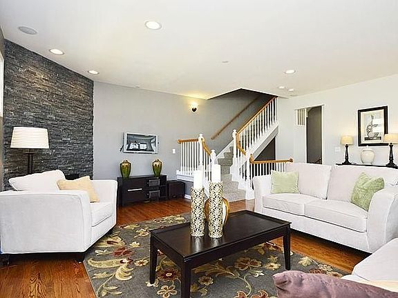 2nd image of 504 Park Ave