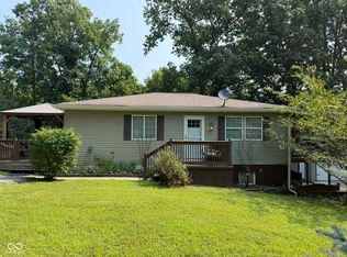 9712 E Mitchell Dr, Rockville, IN 47872