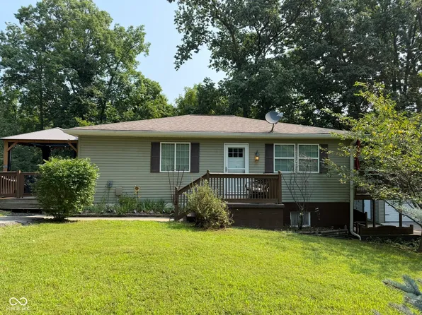 9712 E Mitchell Dr, Rockville, IN 47872