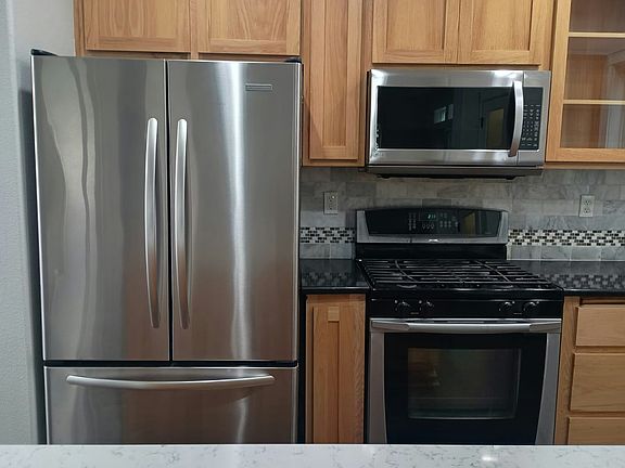 5th image of 160 NE Porto Way