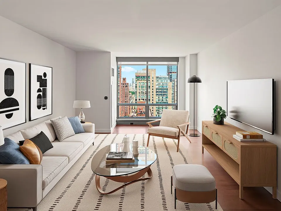 200 W 67th St #32A