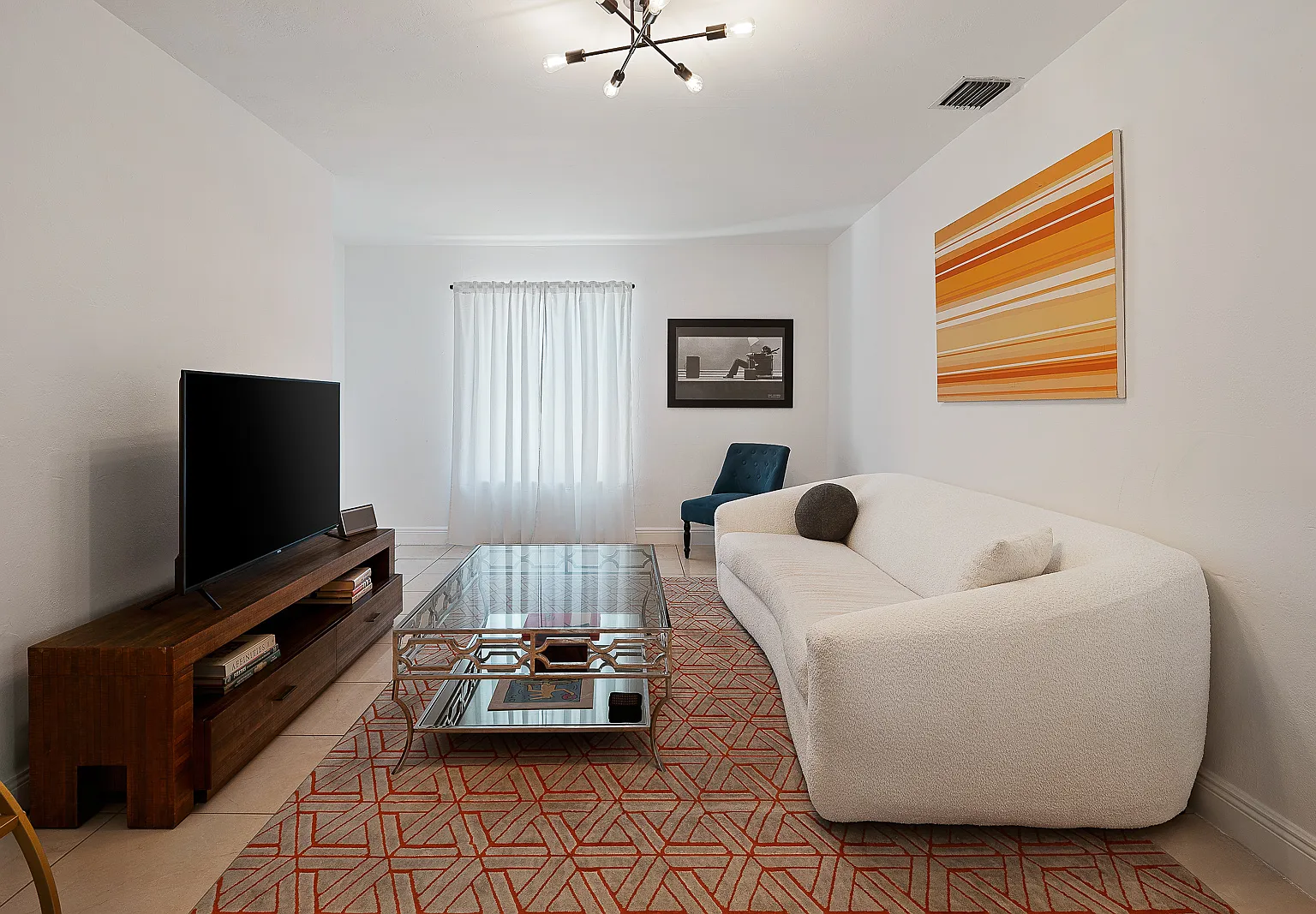 2 bed, 940 sqft, $2,900 — Photo 2