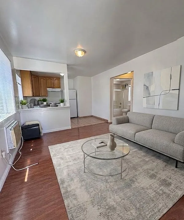 1466 Silver Lake Blvd
